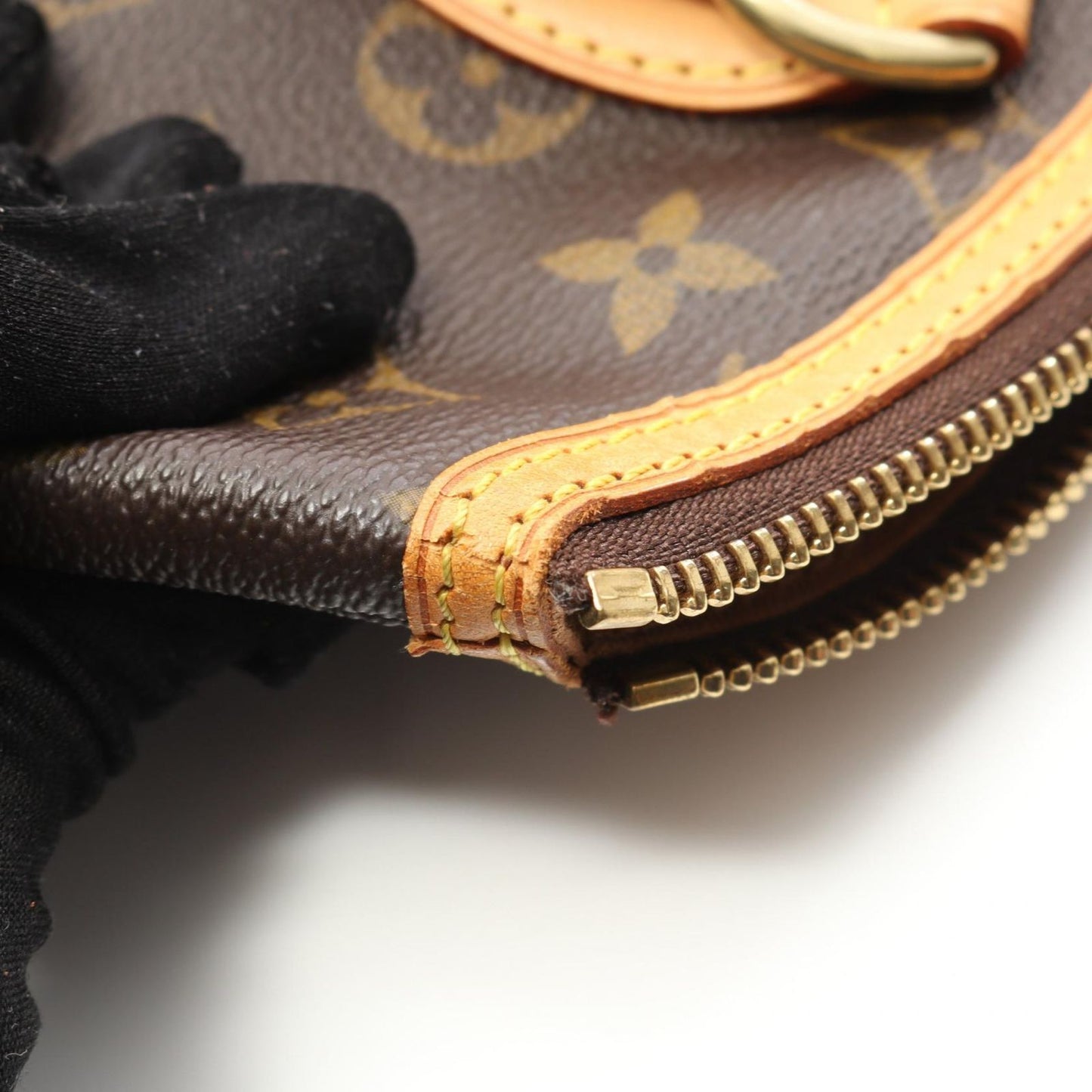 Louis Vuitton Lockit PM Handbag - Timeless Elegance in Brown