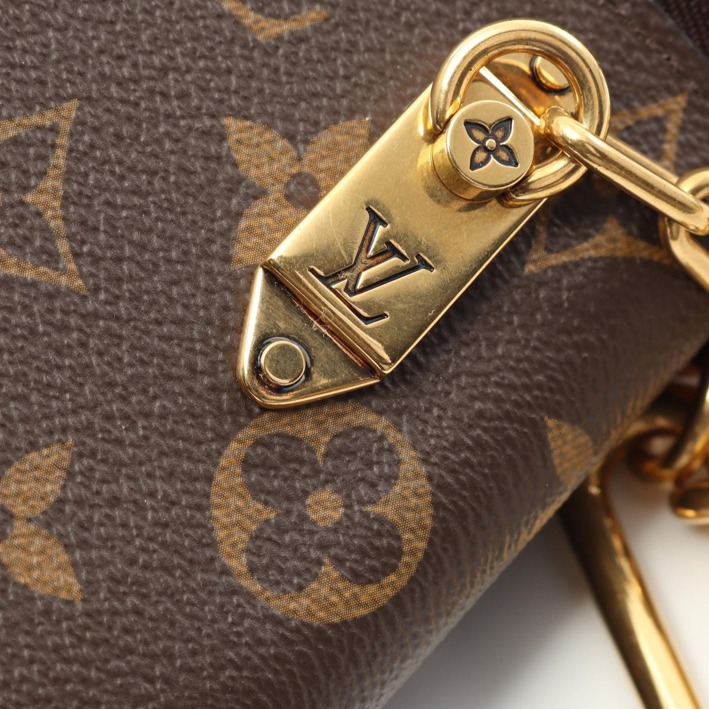 Louis Vuitton Monogram Fawn Box Shoulder Bag - Timeless Elegance