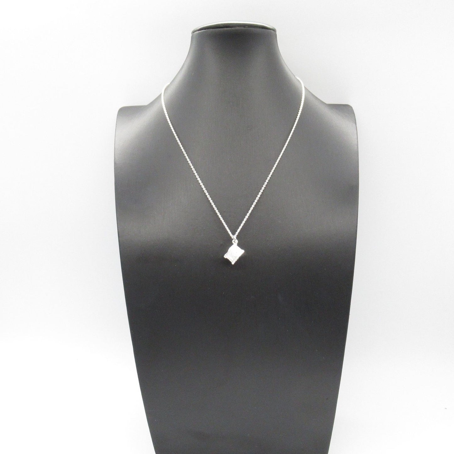 TIFFANY & CO Atlas Cube Necklace in Silver 925 - Exquisite Elegance