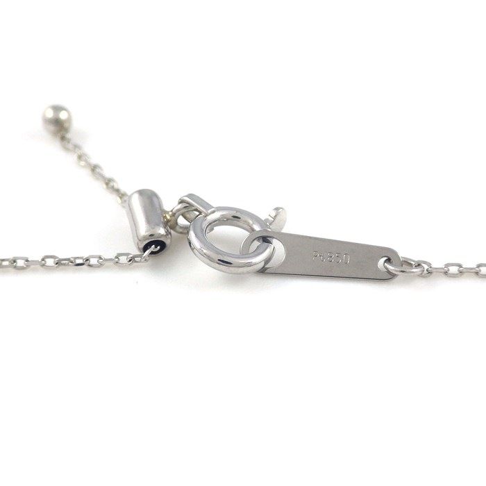 Exquisite Round Diamond Necklace in Platinum - 0.25ct