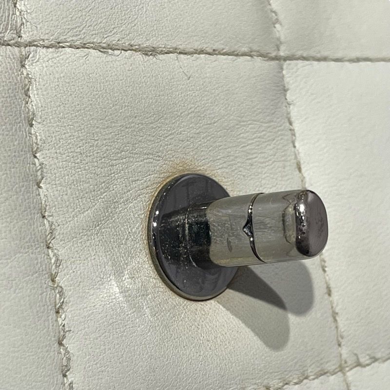 CHANEL Green Chocolate Bar 5-Chain Shoulder Bag - Luxury Craftsmanship