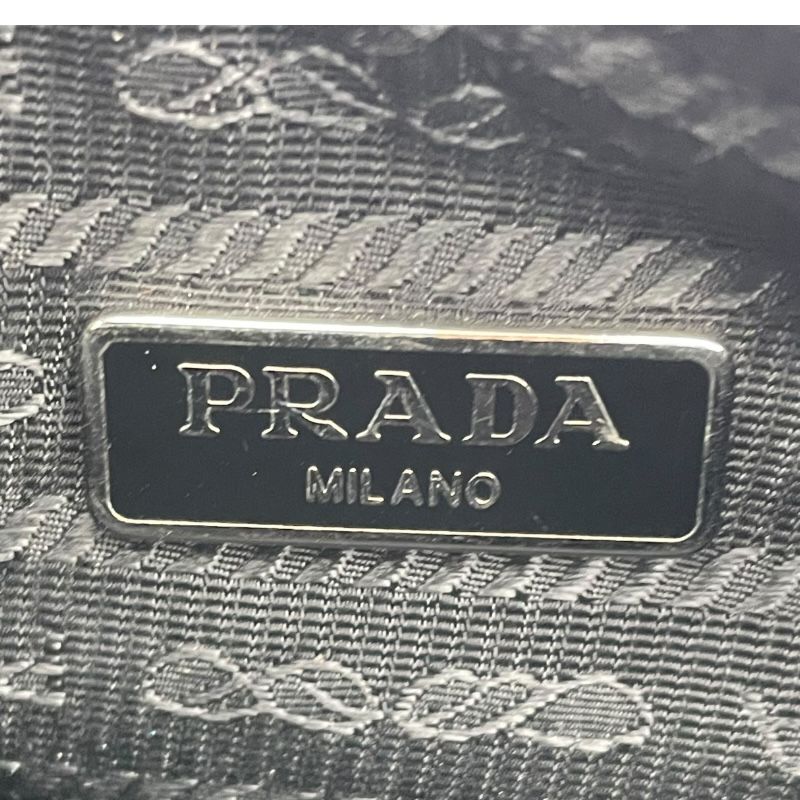 PRADA Re-Edition 2005 Black Nylon Shoulder Bag - Timeless Elegance