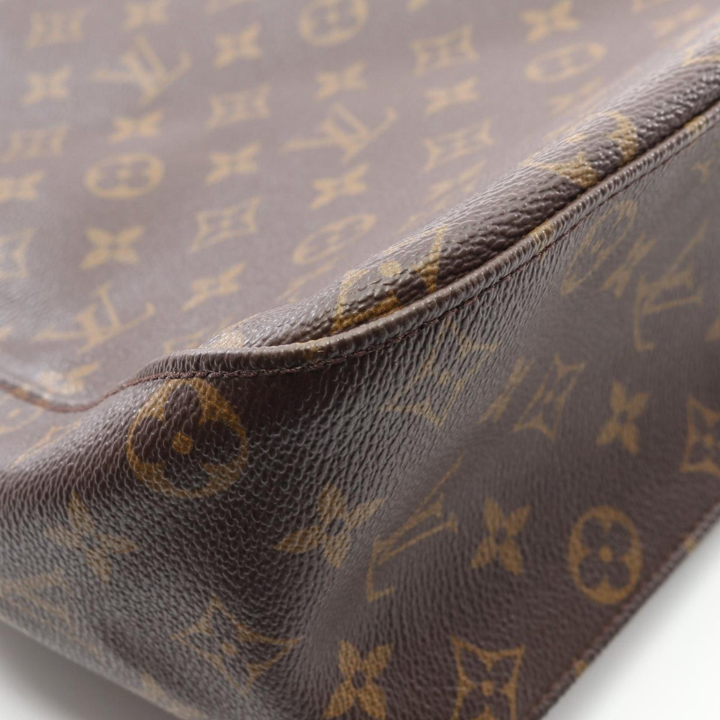 Louis Vuitton Looping GM Shoulder Bag - Timeless Elegance