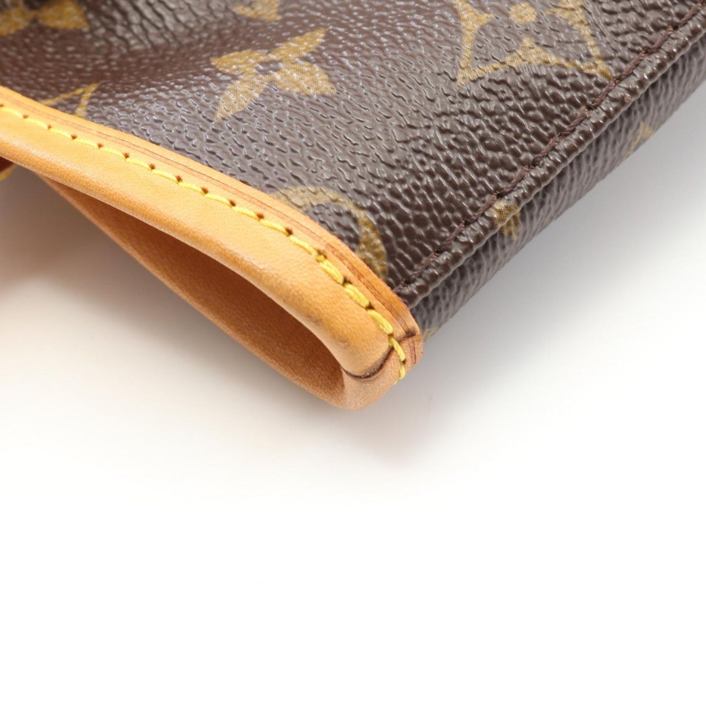 Louis Vuitton Monogram Bucket PM Handbag - Timeless Elegance