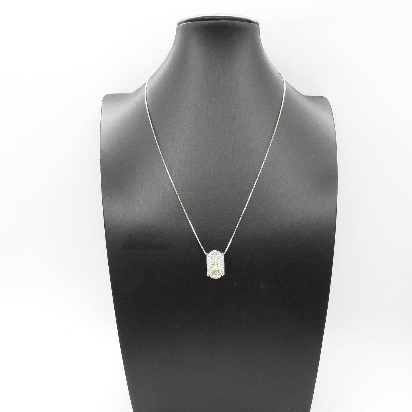Exquisite K18WG Diamond Necklace - 0.895ct Luxury Elegance