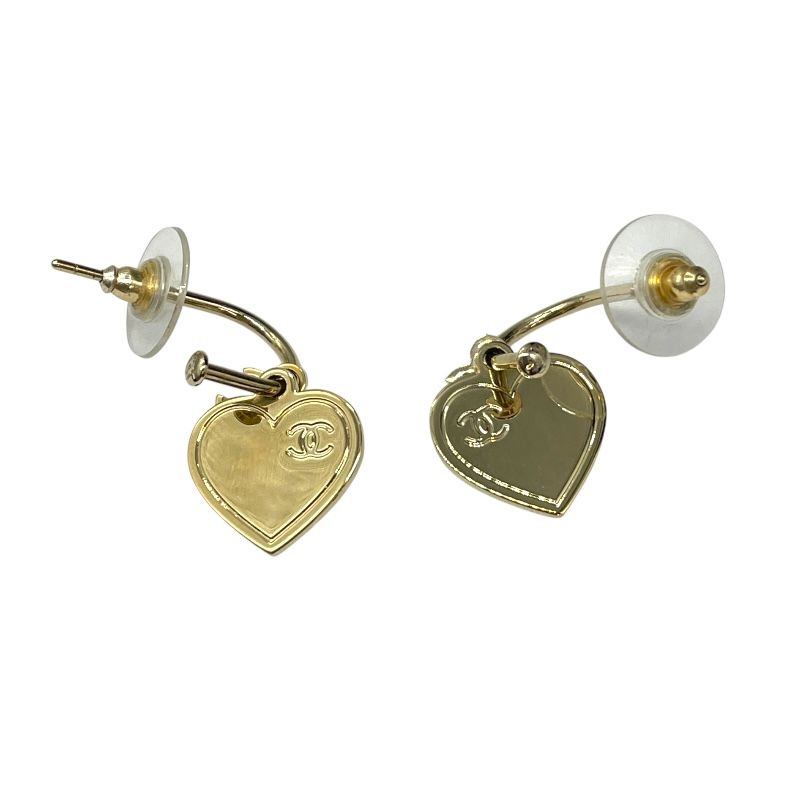 CHANEL Heart Motif Hoop Earrings in Gold Metal - Exquisite Elegance
