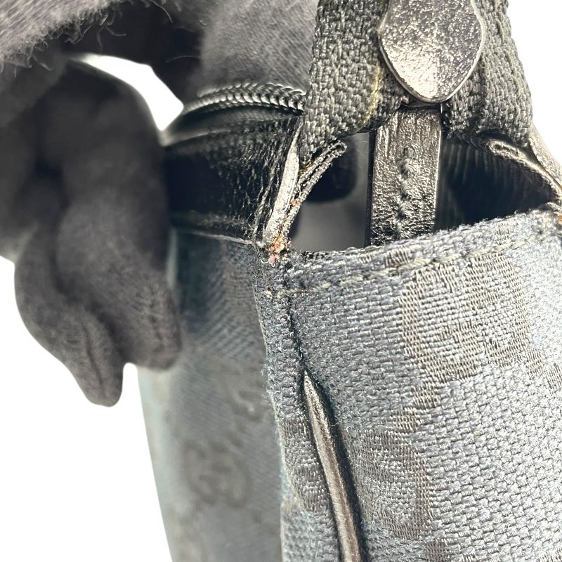 GUCCI Abbey One-Shoulder Handbag in Black GG Canvas