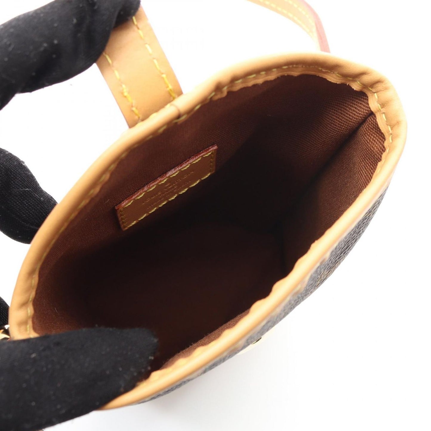 Louis Vuitton Fold Me Pouch Monogram Shoulder Bag - Exquisite Craftsmanship