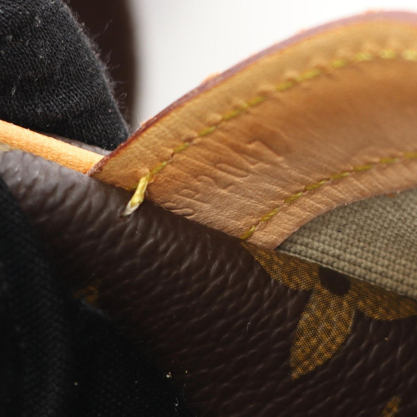 Louis Vuitton Reporter PM Shoulder Bag - Timeless Elegance