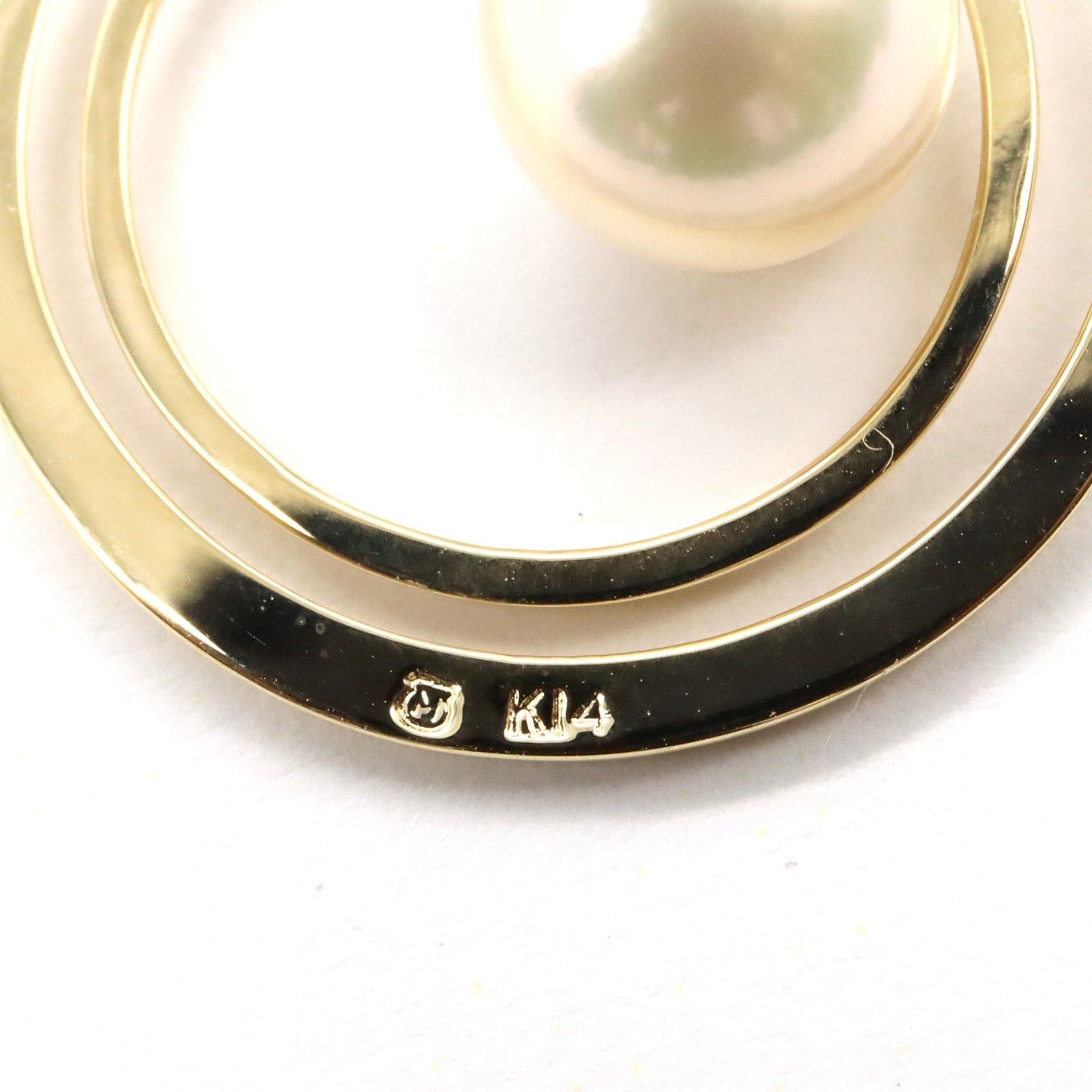 MIKIMOTO 7.8mm Pearl Necklace - Timeless Elegance