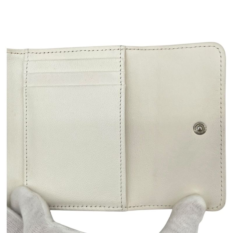 CHANEL Matelassé Card Case AP3827 in White Shiny Lambskin