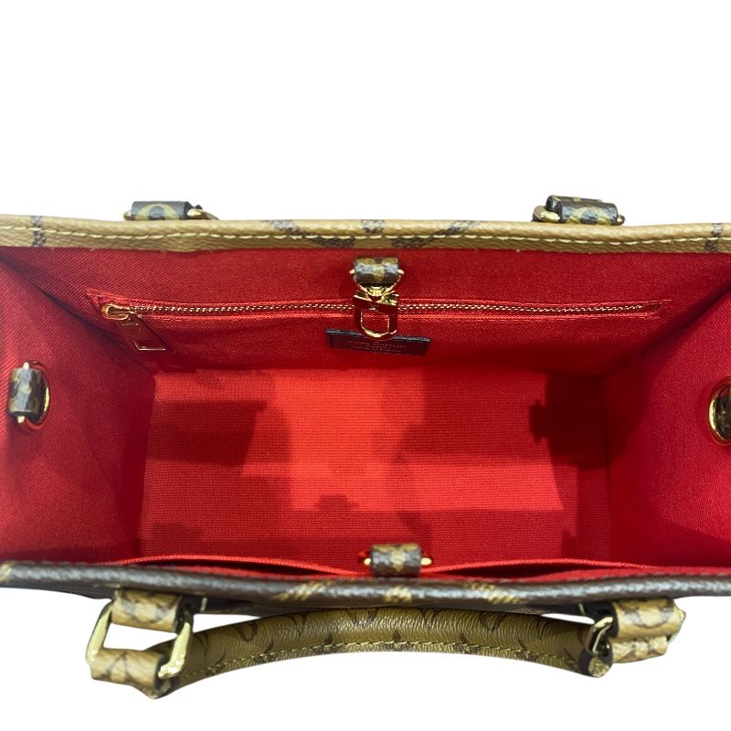 Louis Vuitton OnTheGo PM Monogram Giant Reverse Shoulder Bag