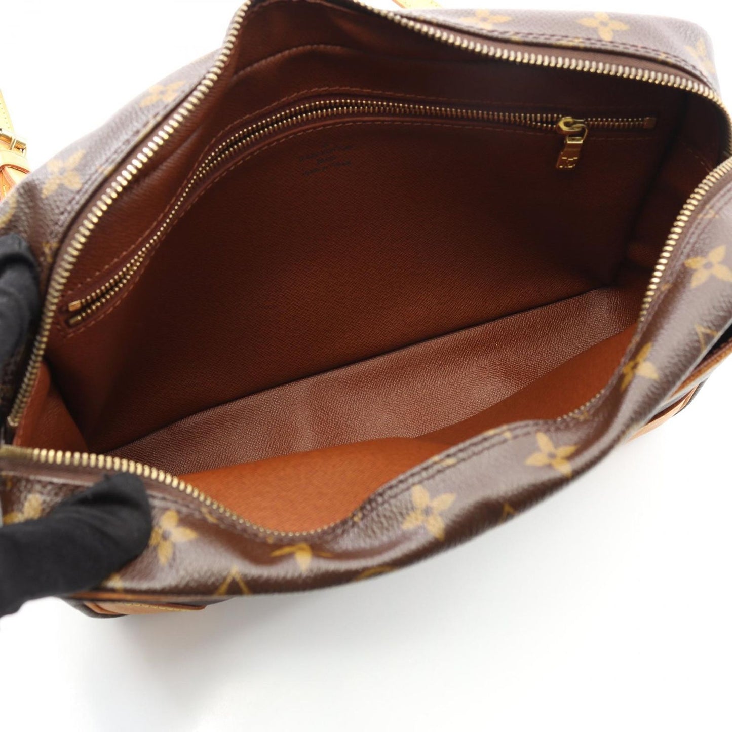 Louis Vuitton Trocadéro 30 Shoulder Bag - Timeless Elegance