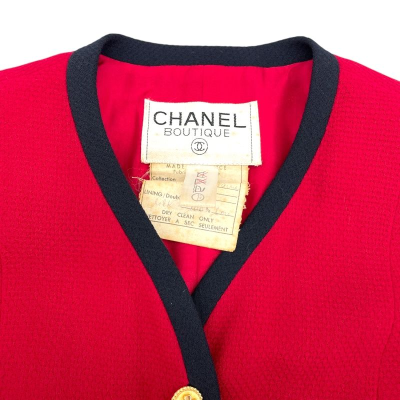 CHANEL Vintage Tweed Set-Up in Red Wool - Timeless Elegance