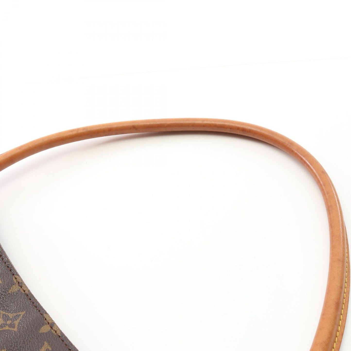 Louis Vuitton Monogram Looping GM Shoulder Bag - Timeless Elegance