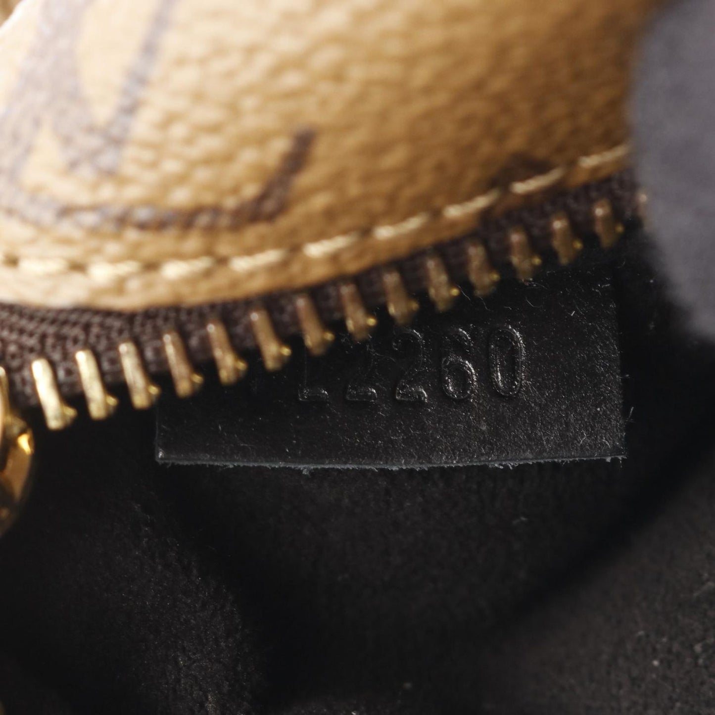 Louis Vuitton Pochette Métis MM Handbag - Timeless Elegance