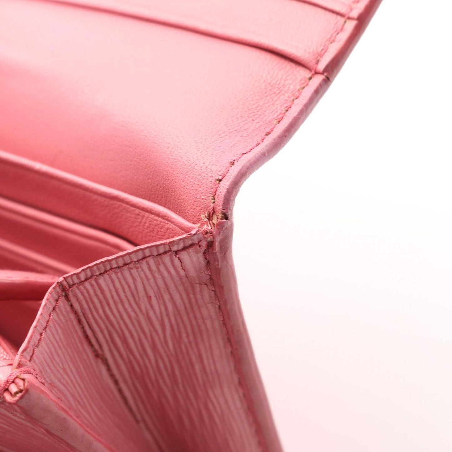 PRADA VITTELLO MOVE TR Pink Saffiano Leather Wallet - Timeless Elegance