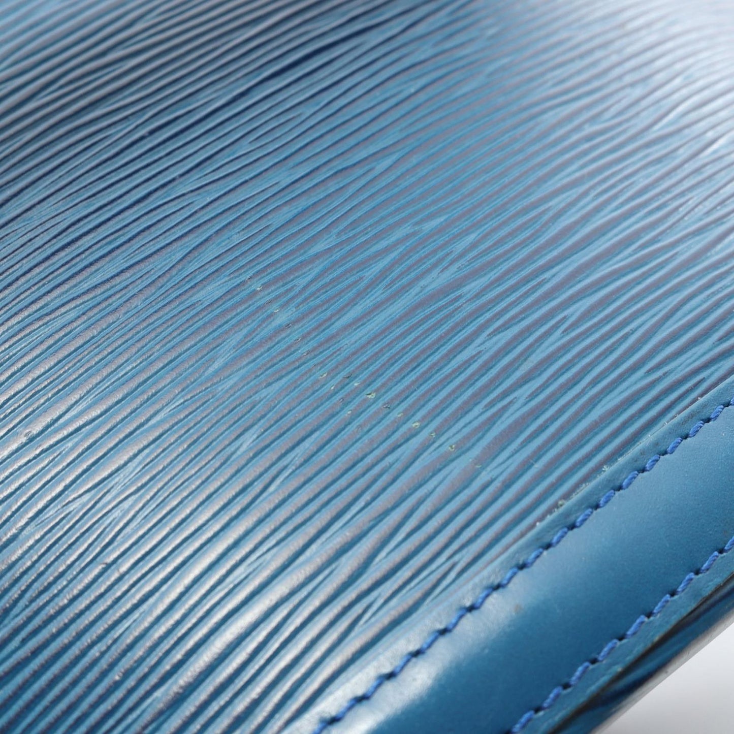 Louis Vuitton Cluny Epi Toledo Blue Shoulder Bag - Timeless Elegance