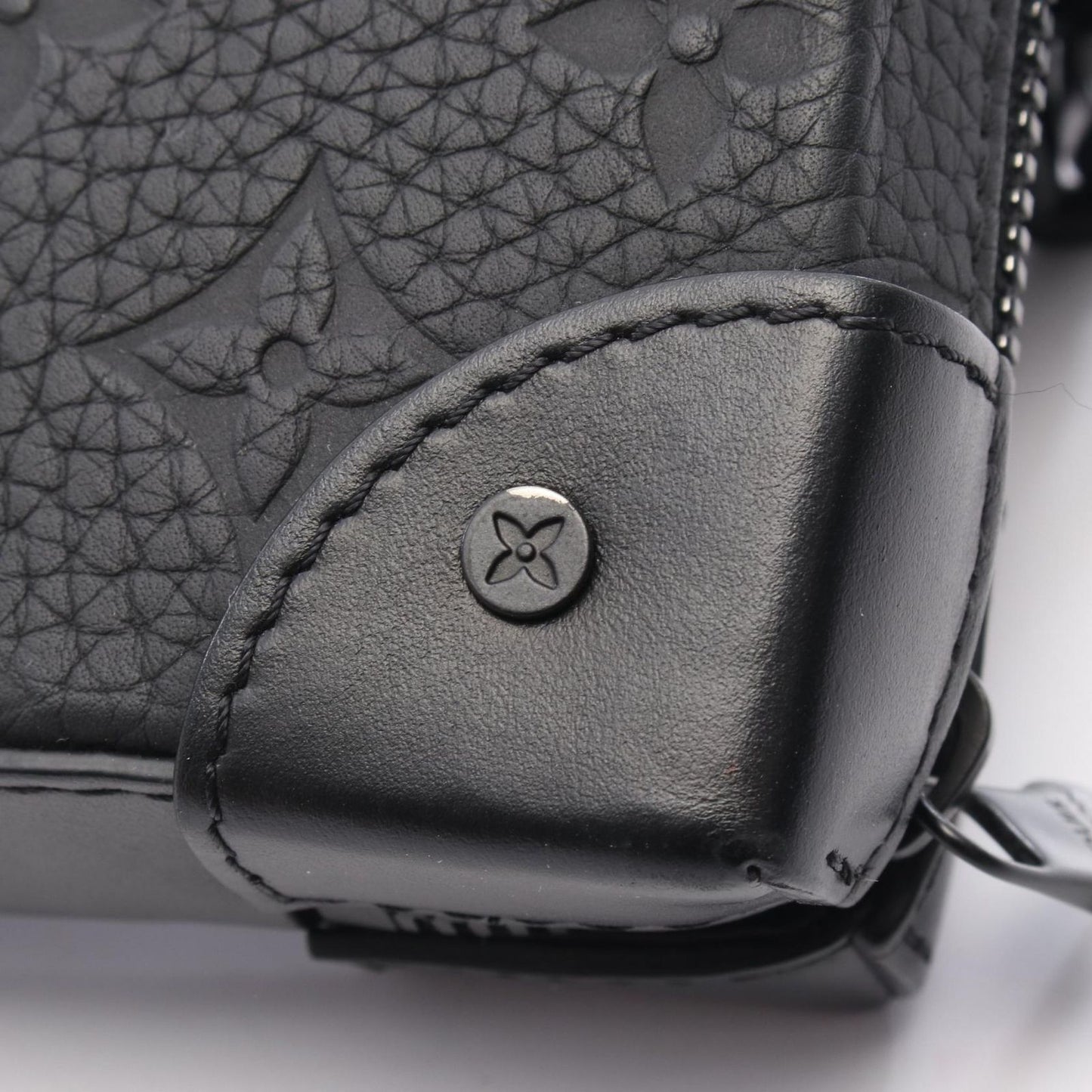 Louis Vuitton Soft Trunk Wallet Shoulder Bag in Noir Leather