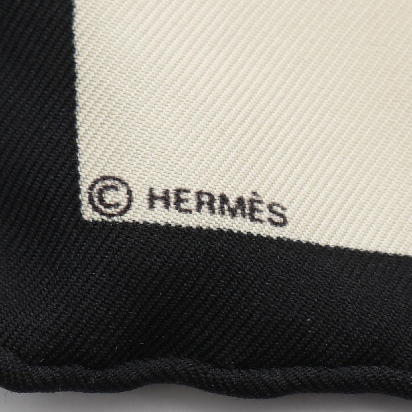 HERMES Metamorphose D'un Carre Silk Scarf - Light Beige