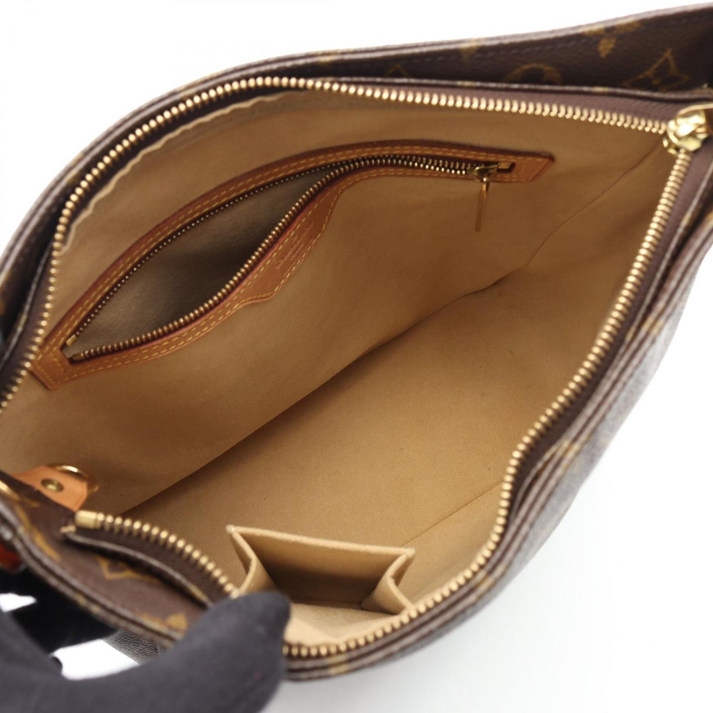 Louis Vuitton Looping GM Shoulder Bag - Timeless Elegance