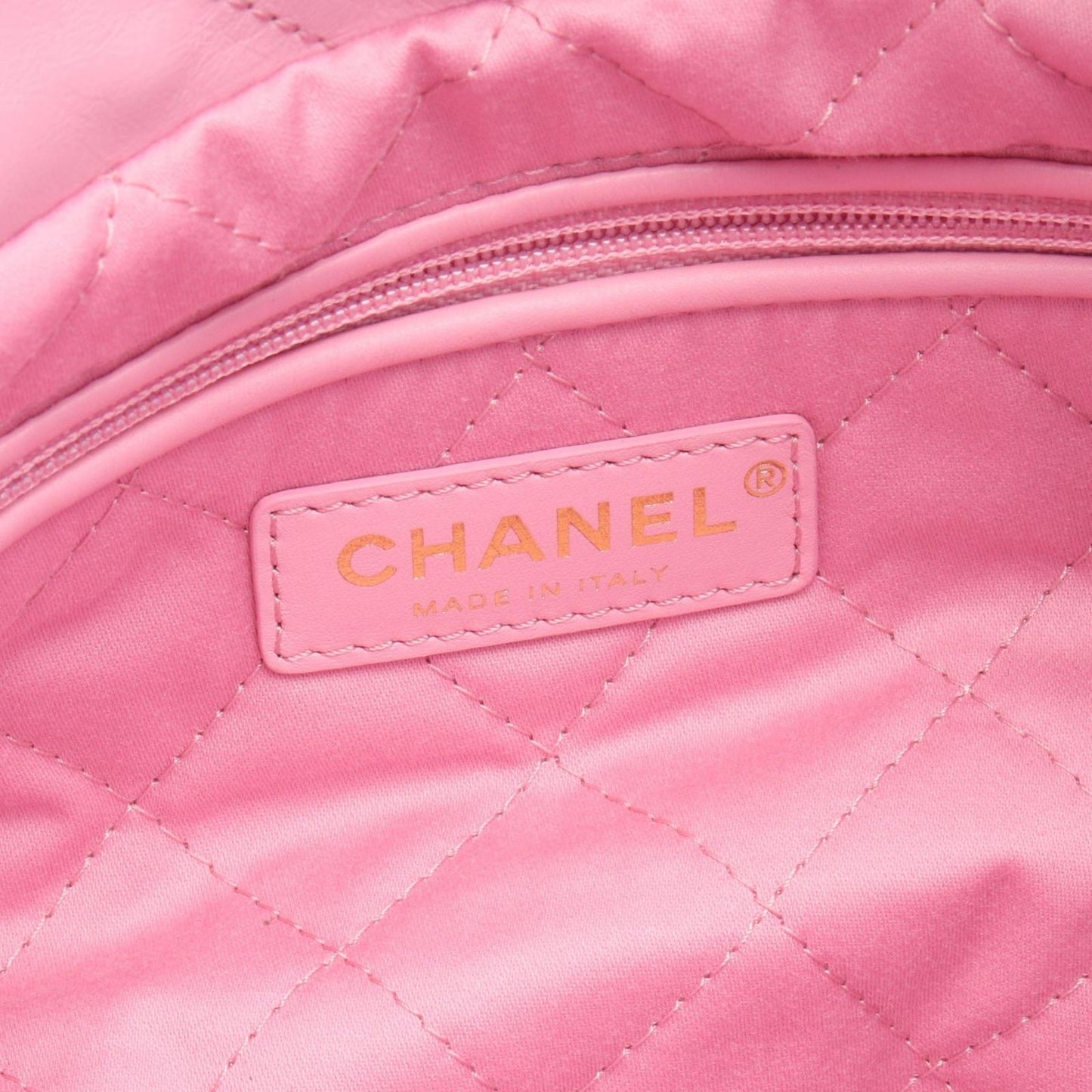 CHANEL Matelassé Small Shoulder Bag in Pink Leather - AS3260