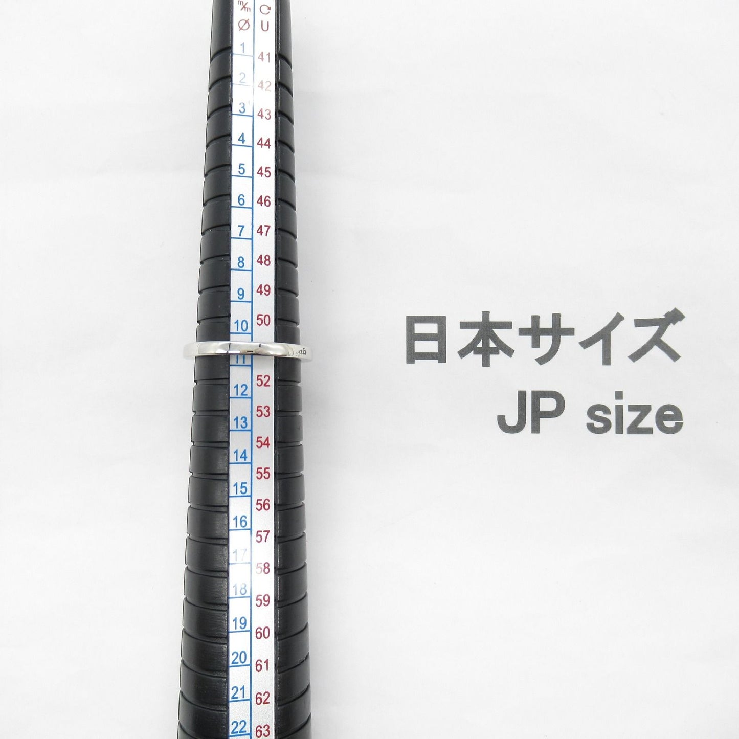 Exquisite Ruby and Diamond Ring in Platinum - A Timeless Treasure