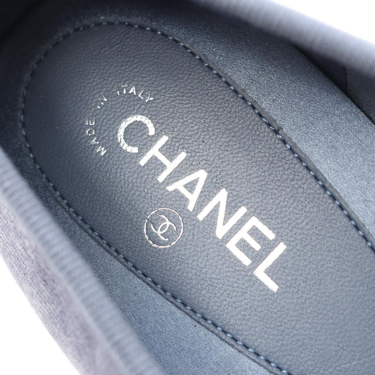 CHANEL Ballerina Pumps in Blue Suede - Timeless Elegance