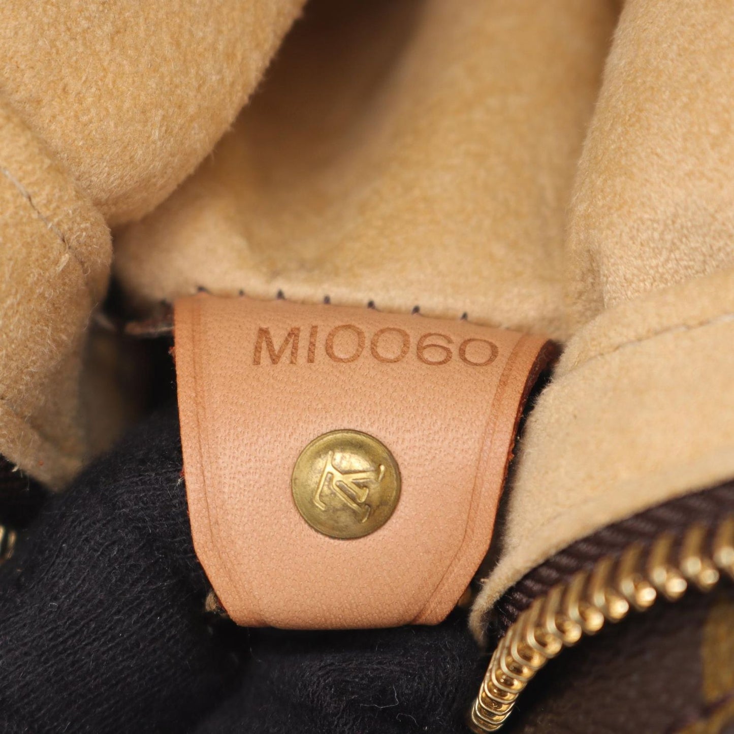 Louis Vuitton Looping GM Shoulder Bag - Timeless Elegance