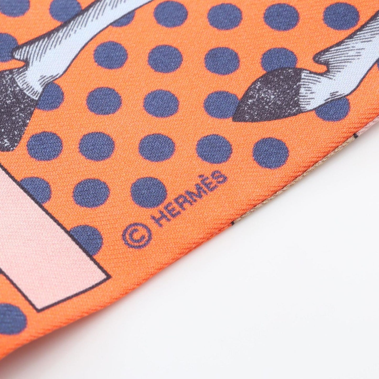 HERMES Cavalier en Formes Twilly Scarf - Exquisite Silk Accessory