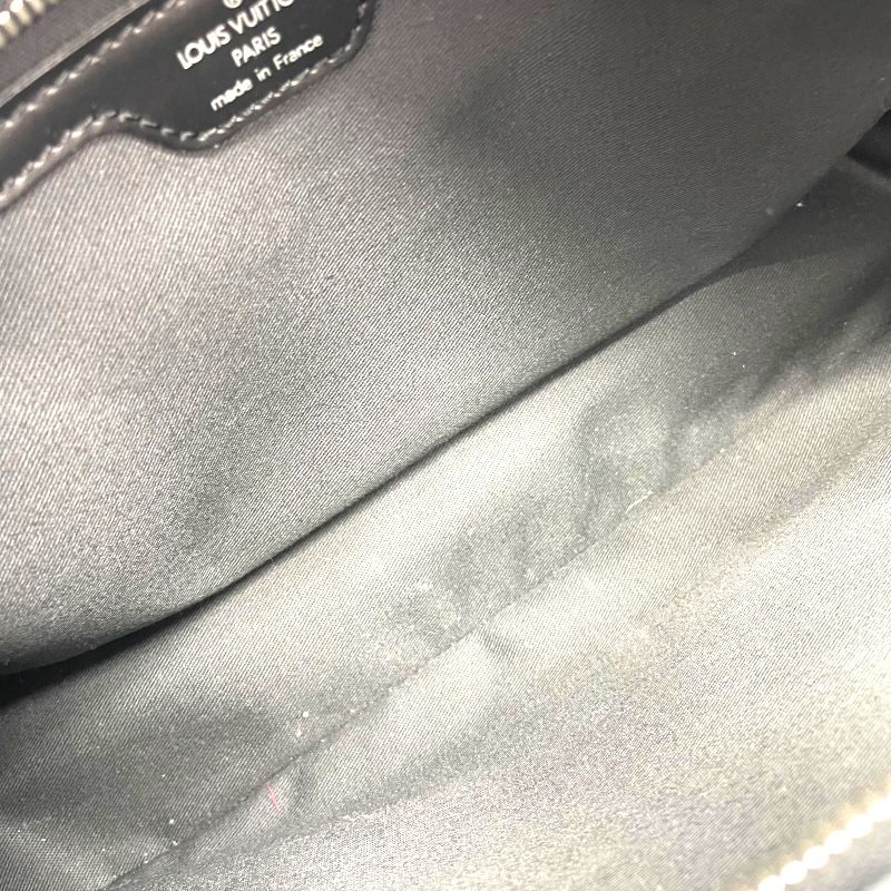 Louis Vuitton Reporter M30152 Black Taiga Leather Shoulder Bag