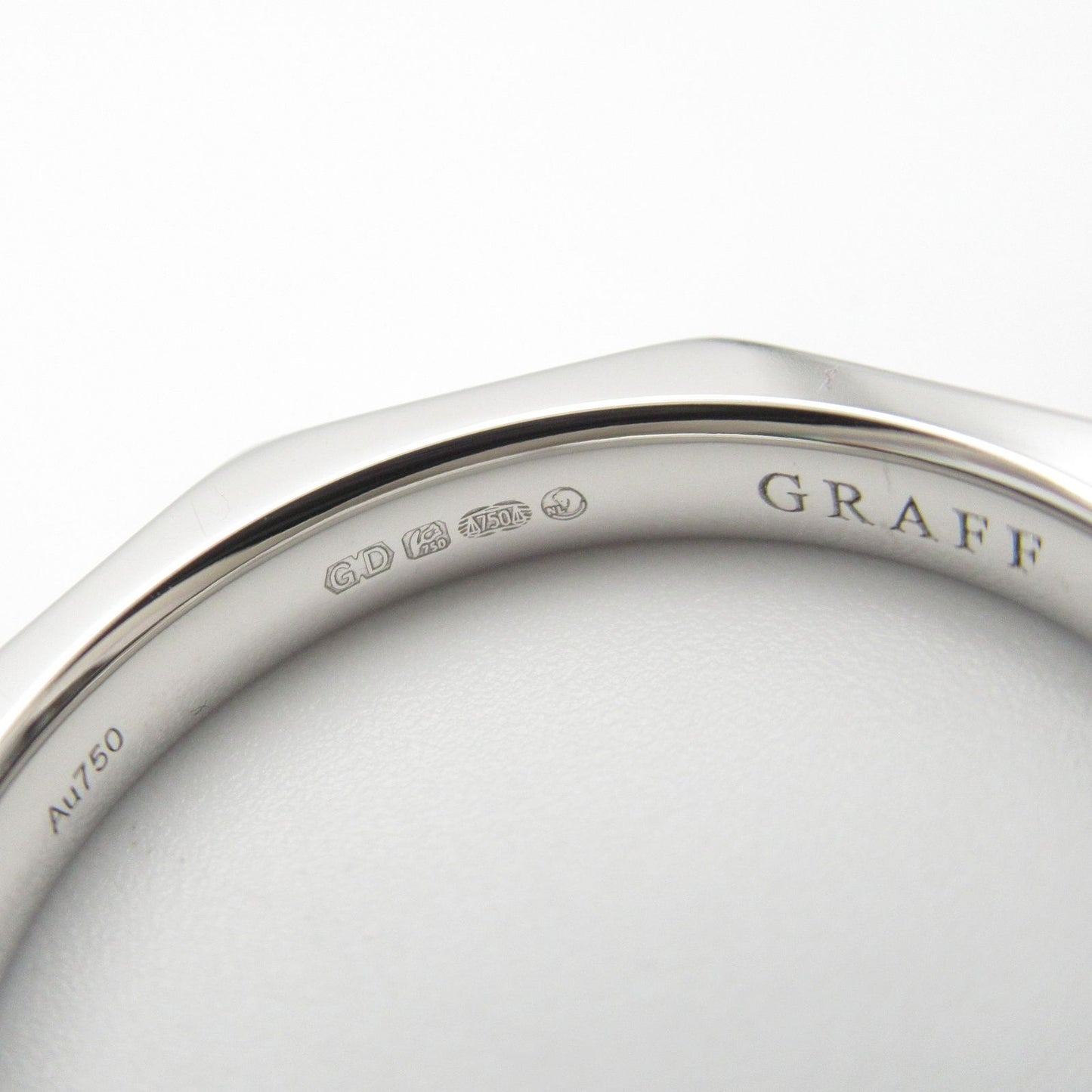 GRAFF Lawrence Graff Signature Diamond Ring in 18K White Gold