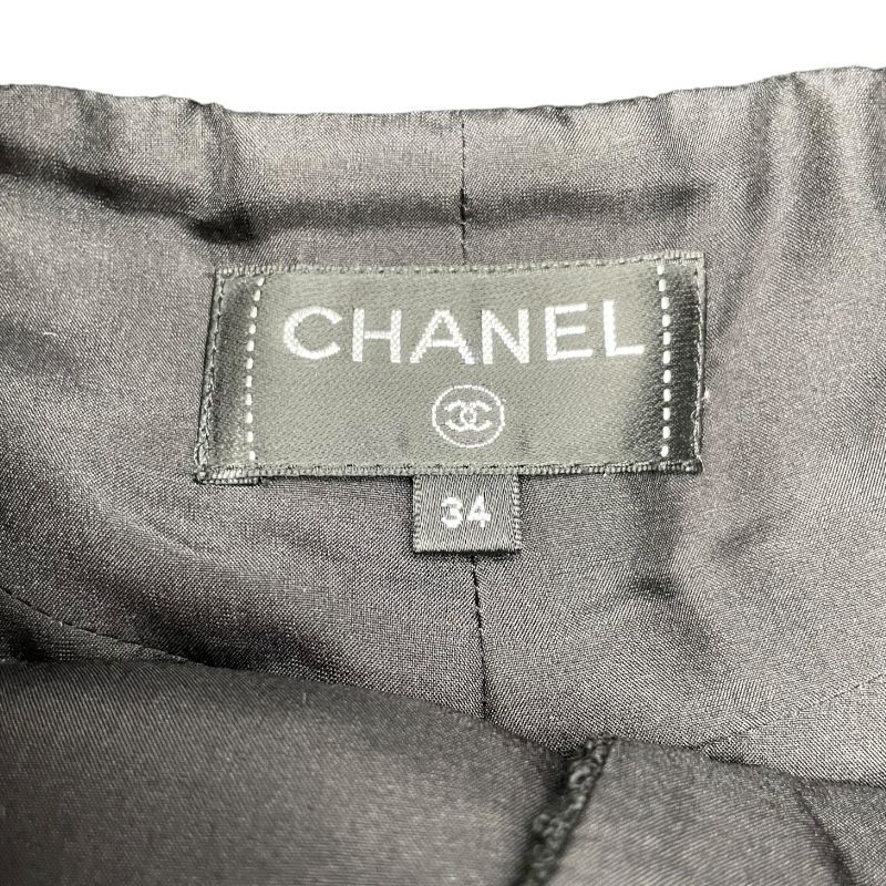 CHANEL Tweed Gaucho Pants P54700 in Black - Exquisite Craftsmanship