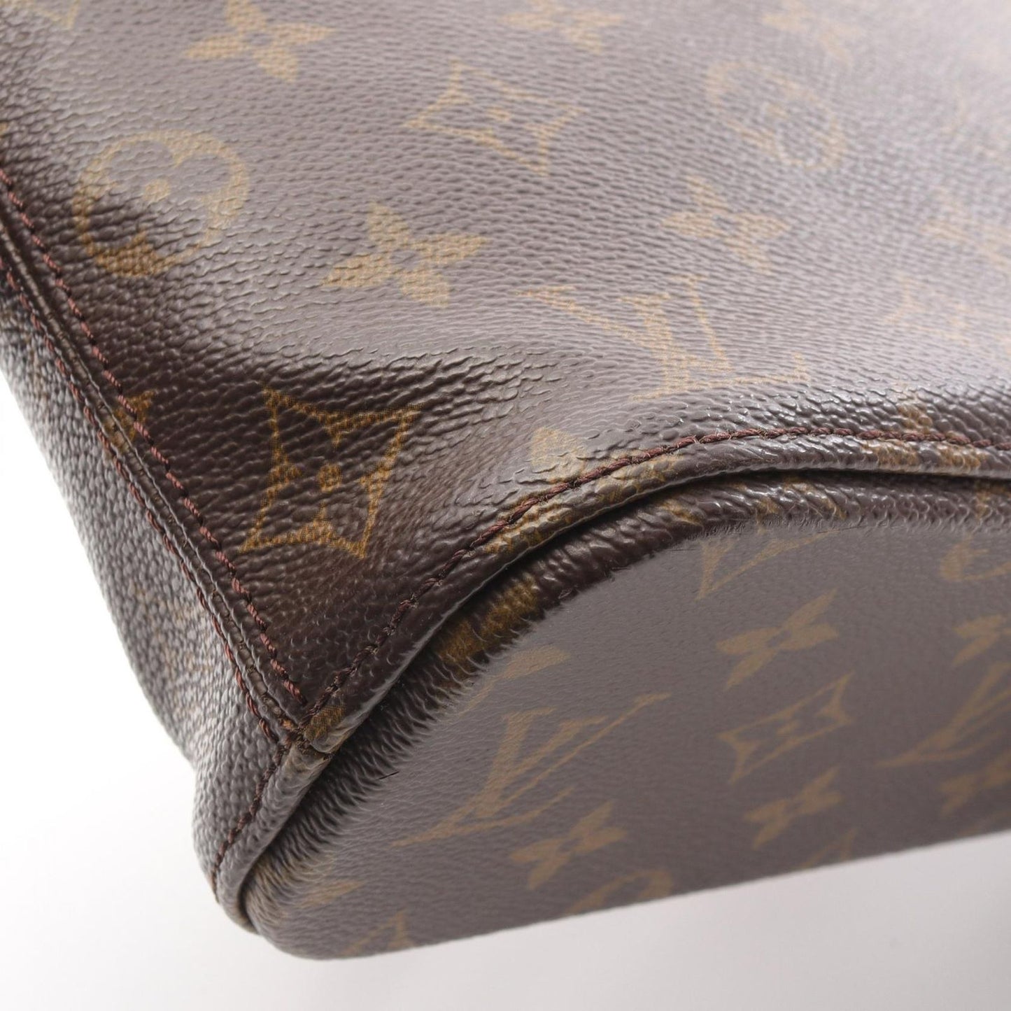 Louis Vuitton Monogram Vavin PM Handbag - Timeless Elegance