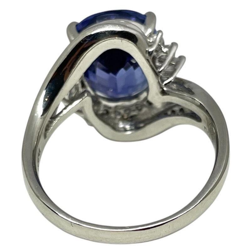 Exquisite Tanzanite Ring in Platinum with Diamonds - 7.61ct