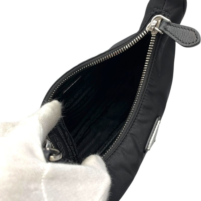 PRADA Re-Edition 2005 Black Nylon Shoulder Bag - Timeless Elegance