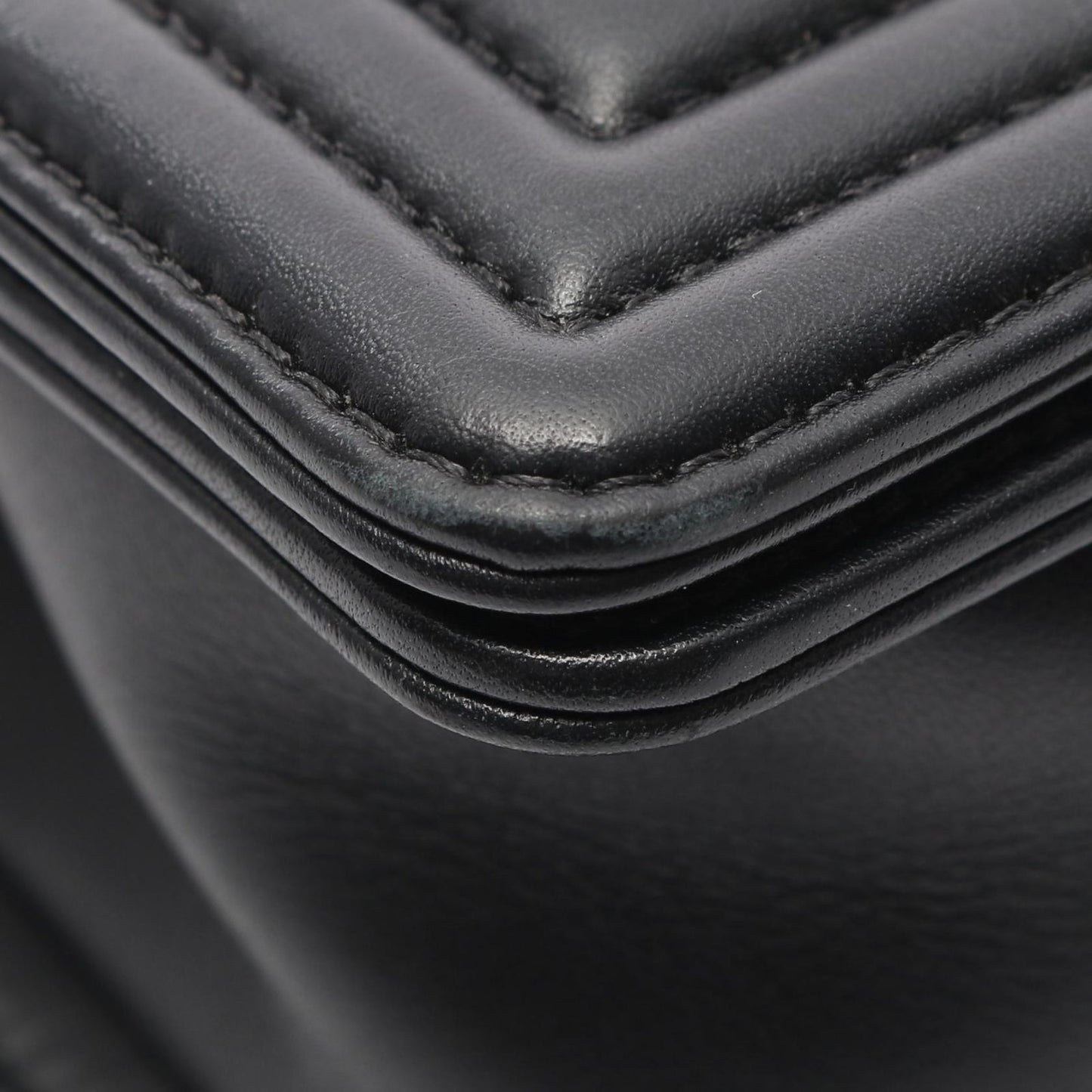 CHANEL Boy Chanel Small Shoulder Bag in Black Leather - A67085