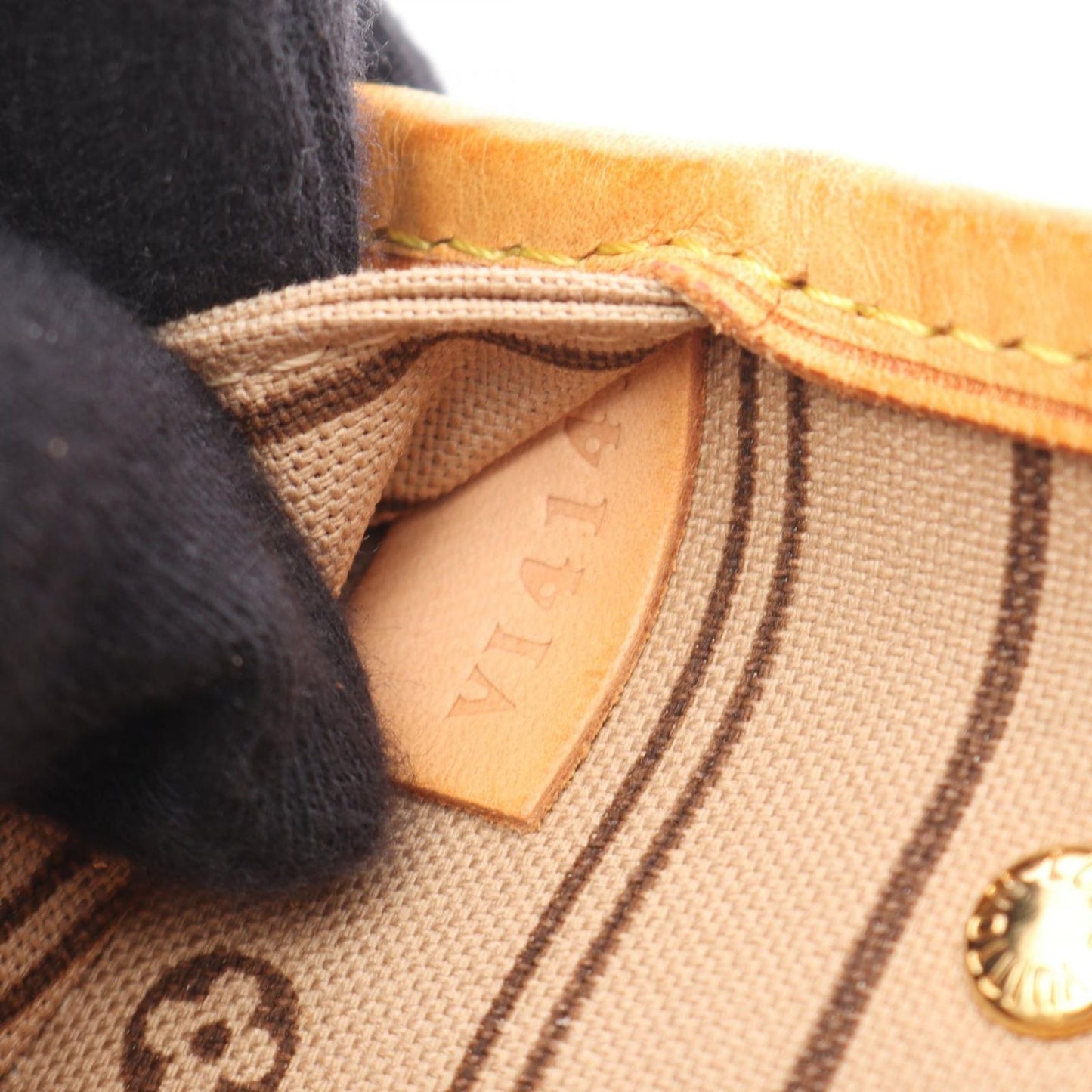 Louis Vuitton Neverfull PM Tote Bag - Timeless Elegance