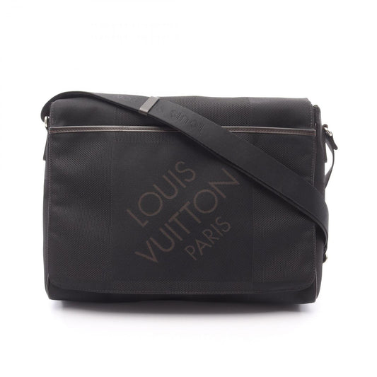 Louis Vuitton Messager NM Damier Ébène Noir Shoulder Bag - Timeless Elegance