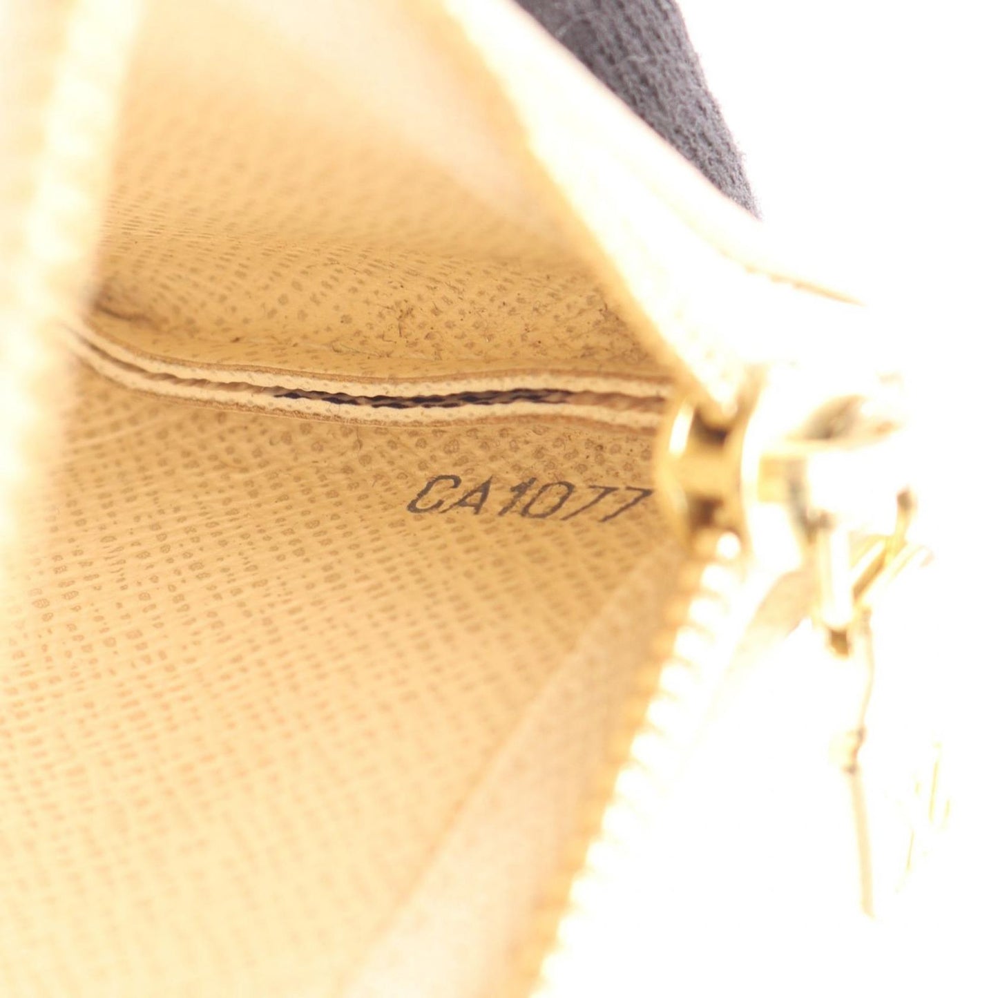 Louis Vuitton Pochette Clé Coin Case - Exquisite White Damier Azur