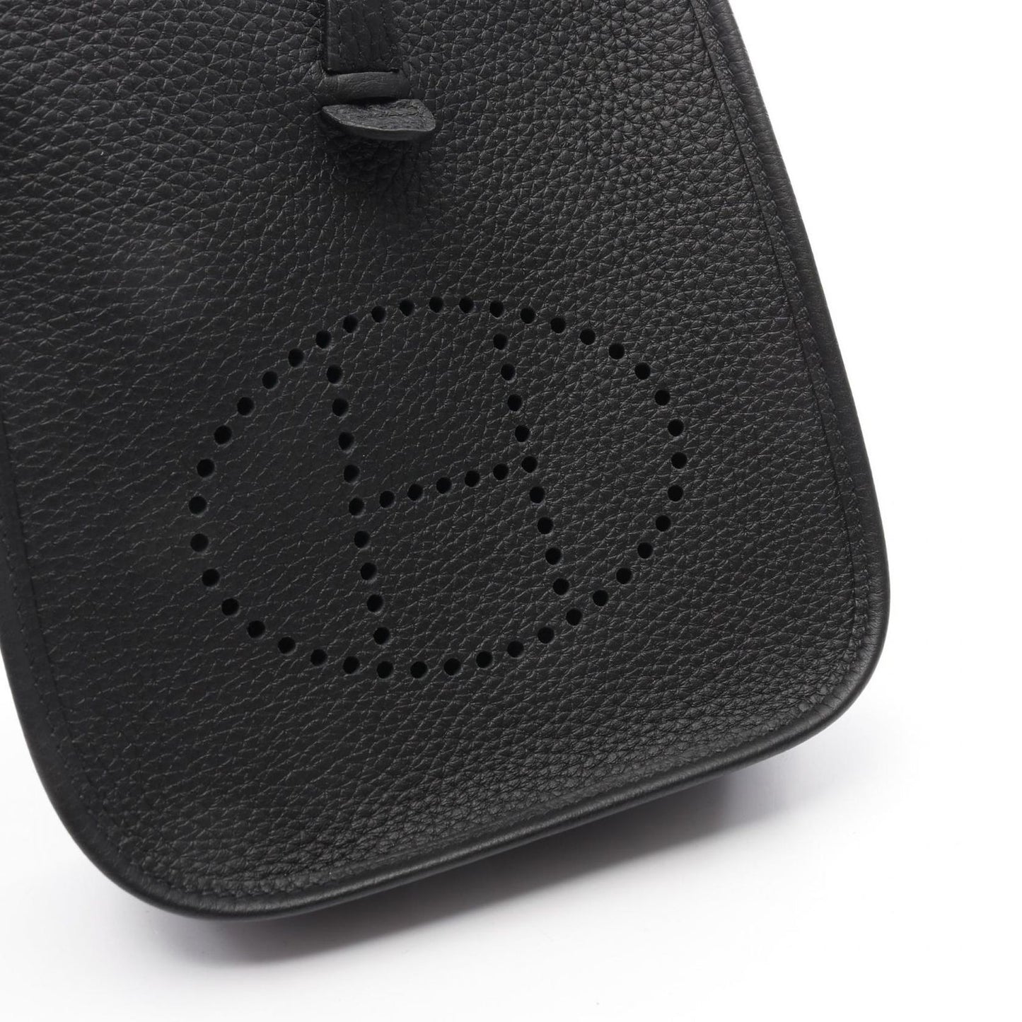 HERMES Evelyne TPM Shoulder Bag in Black Leather - Timeless Elegance