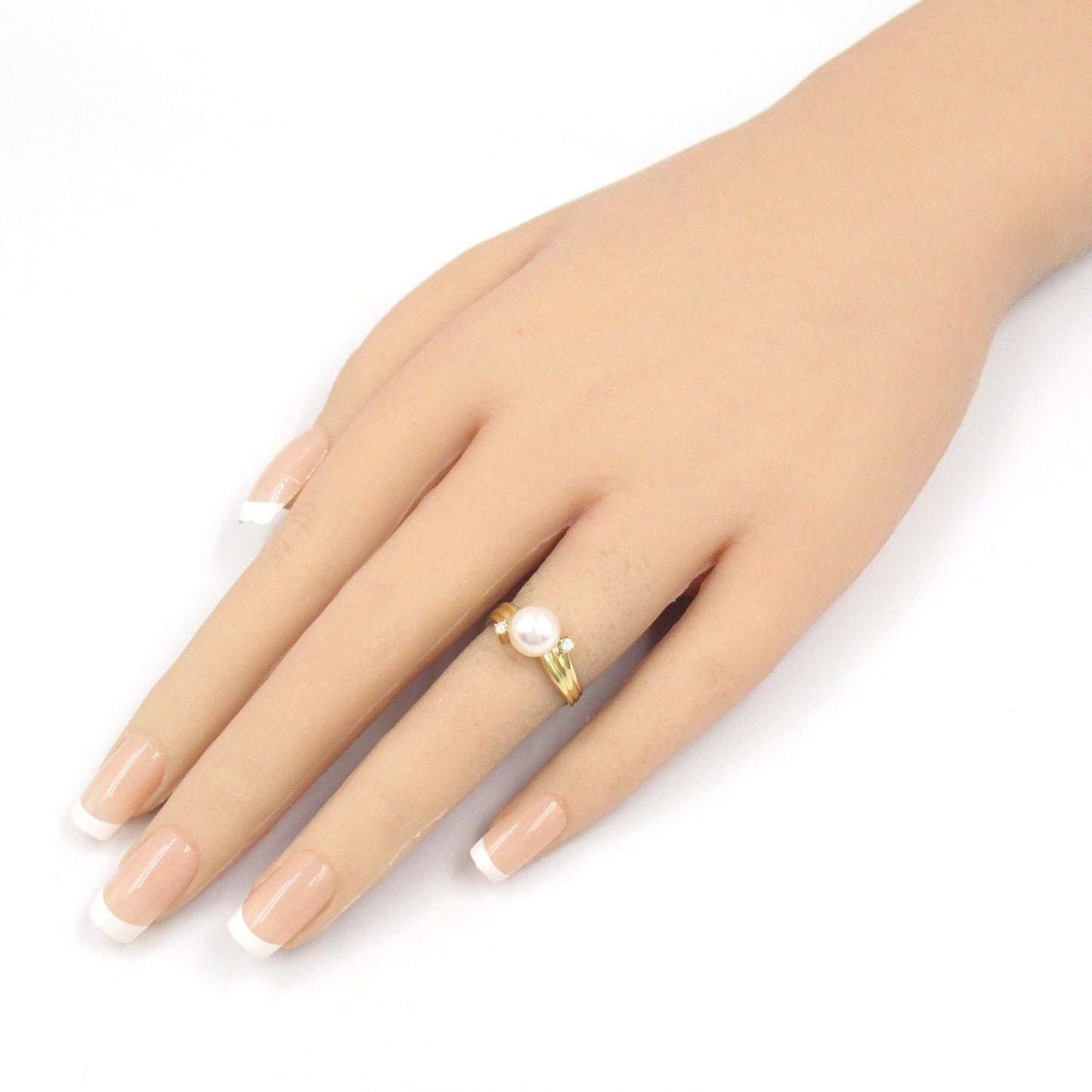 TASAKI Pearl and Diamond Ring in 18K Yellow Gold - Size 9