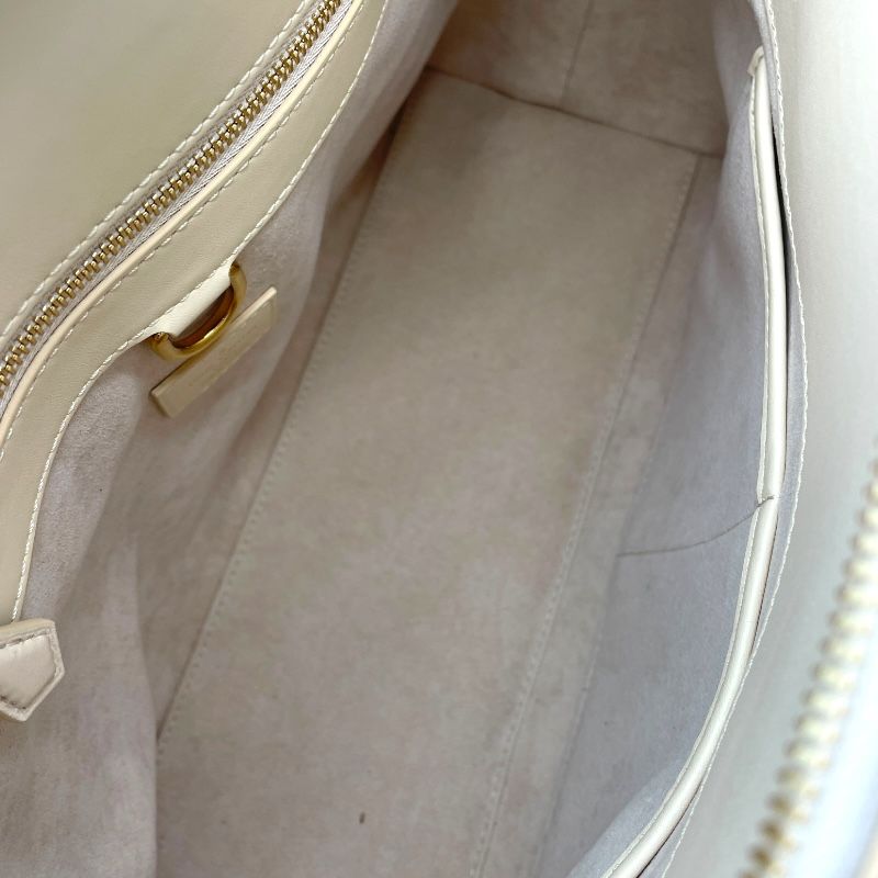 Louis Vuitton Vendôme M23061 Crème Taurillon Leather Shoulder Bag