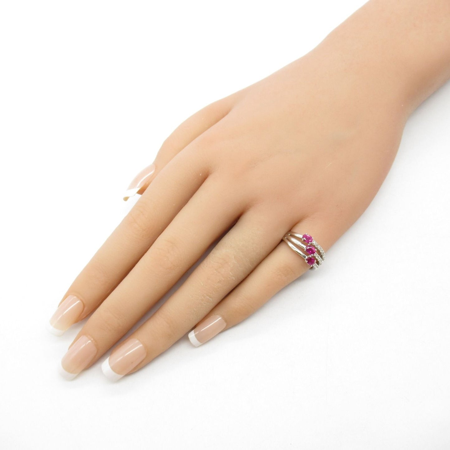 Exquisite Ruby and Diamond Ring in K18 White Gold