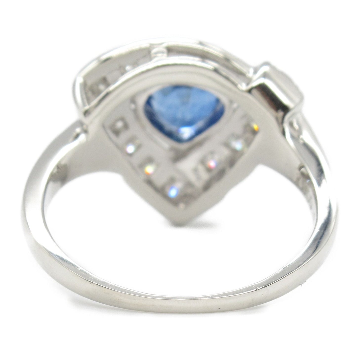 Exquisite Sapphire and Diamond Ring in Platinum - A Timeless Treasure