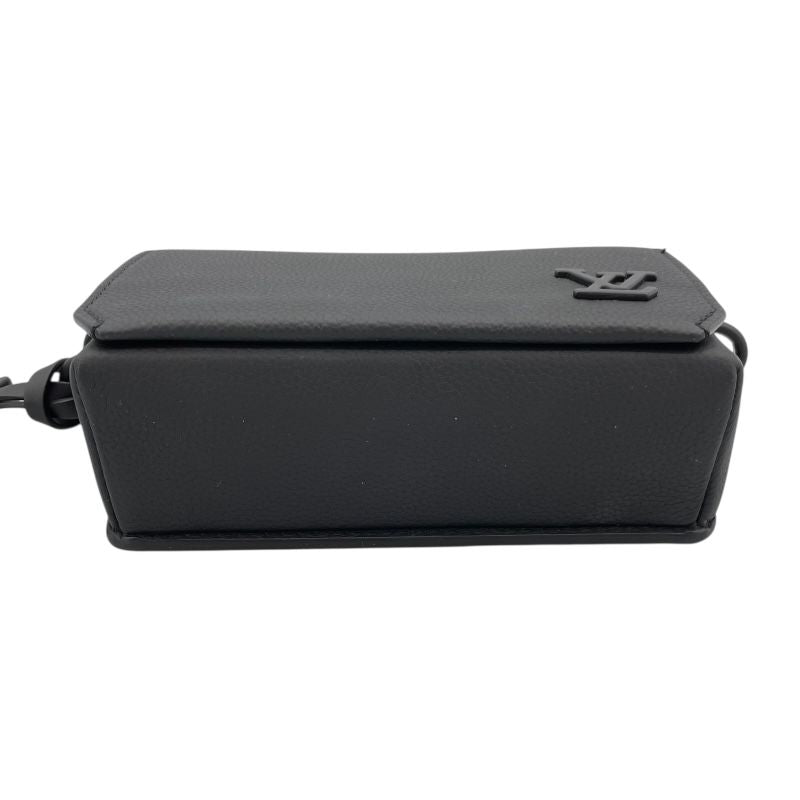 Louis Vuitton Fastlane Wearable Wallet - Noir/Aerogram