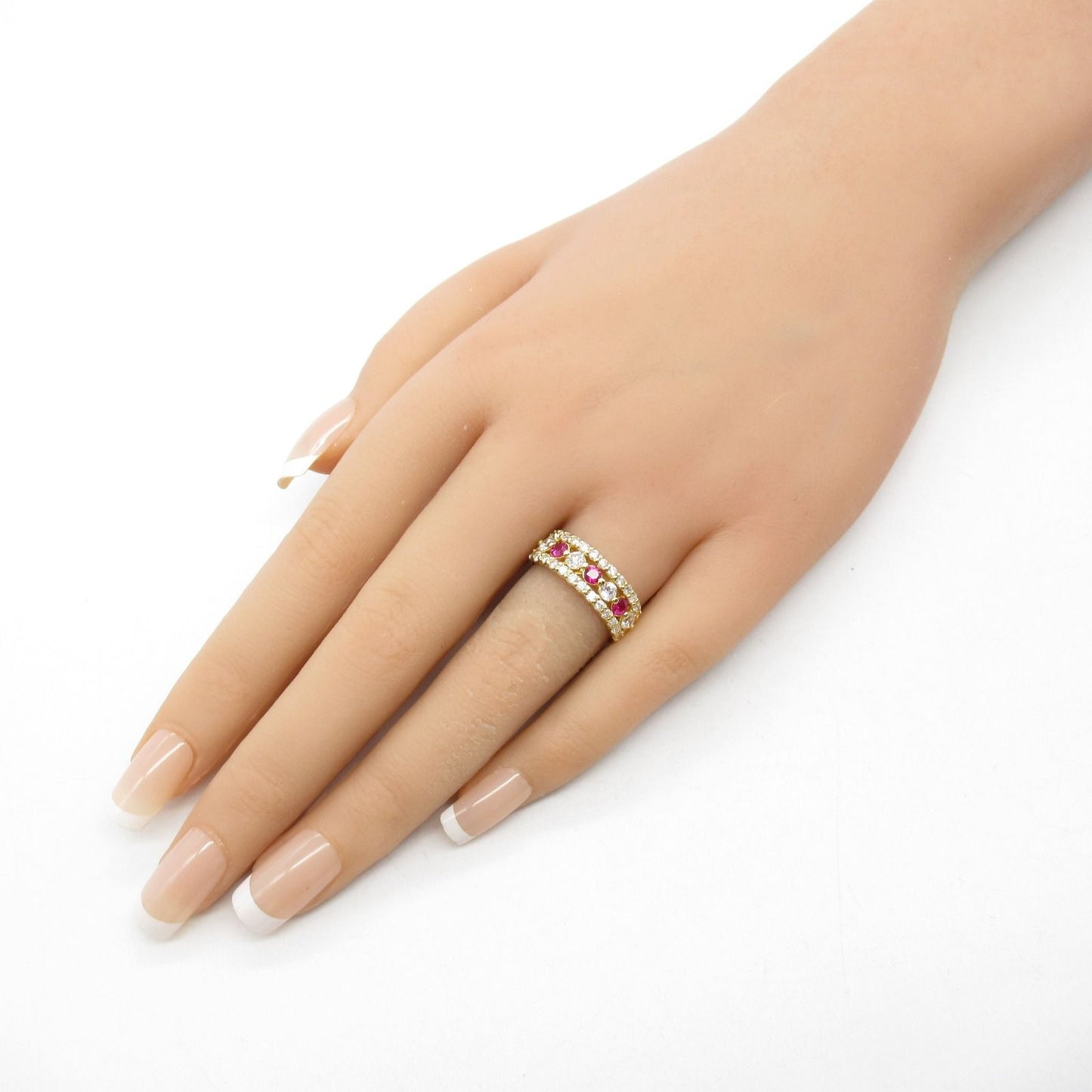 Exquisite Ruby and Diamond Ring in 18K Yellow Gold