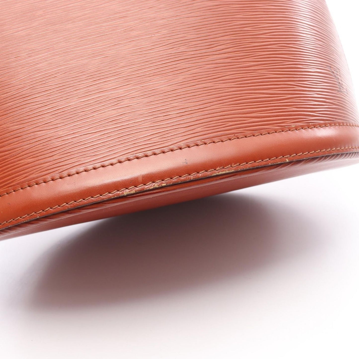 Louis Vuitton Cluny Epi Shoulder Bag in Kenian Brown - Timeless Elegance