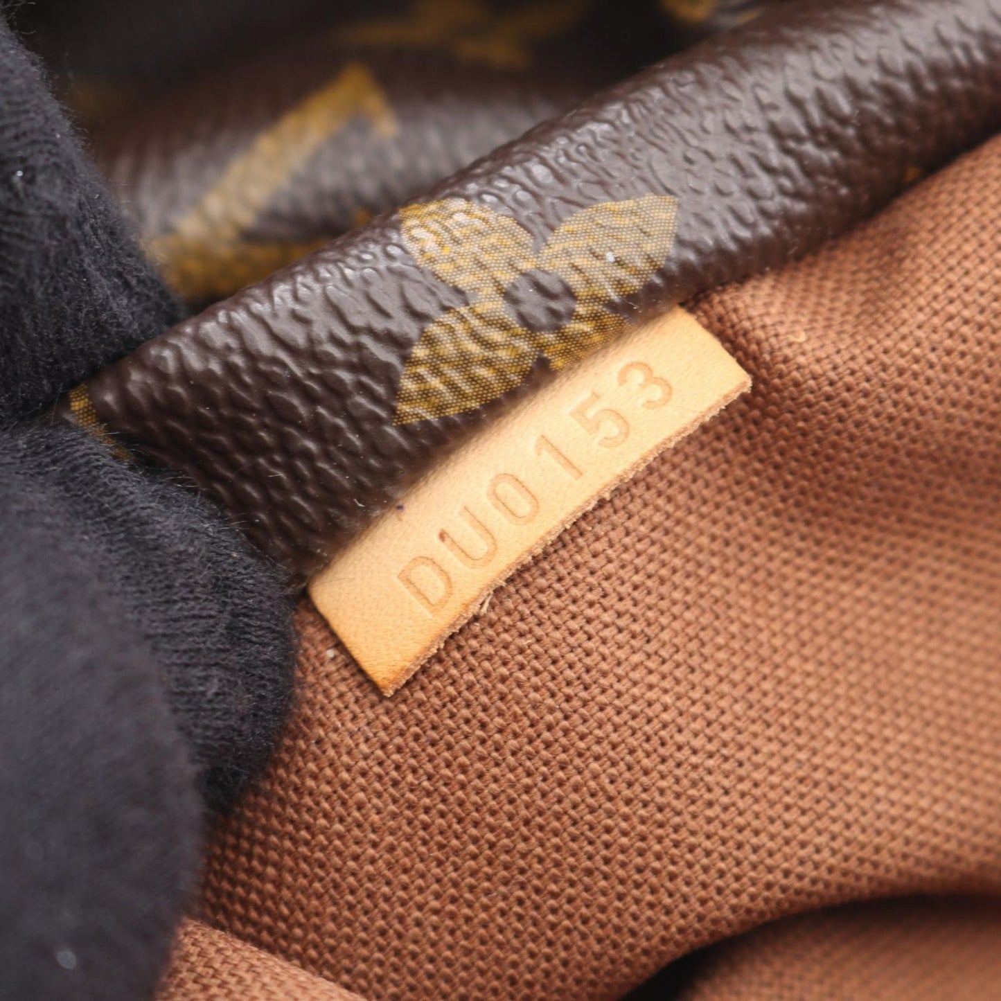 Louis Vuitton Totally MM Tote Bag - Timeless Elegance in Brown