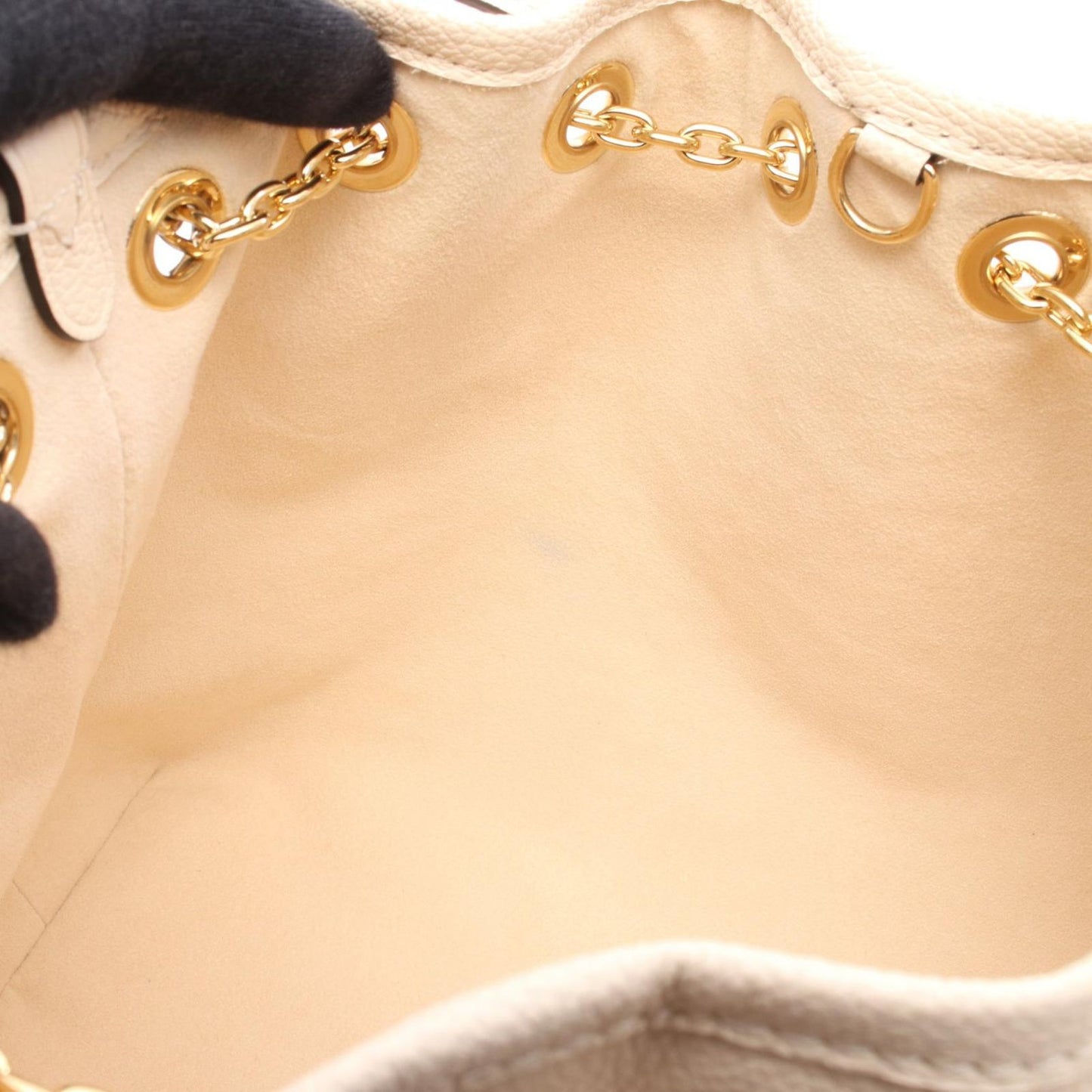 Louis Vuitton LV Bundle Handbag in Cream Leather - Timeless Elegance